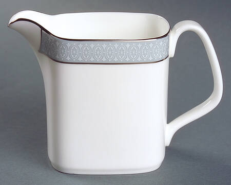 Etude Creamer