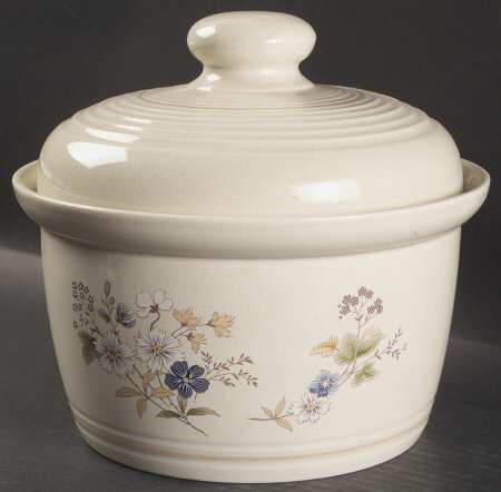 Fairford 2.5 Qt Round Covered Casserole