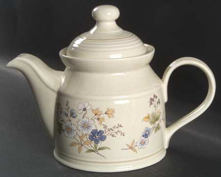Fairford Teapot & Lid