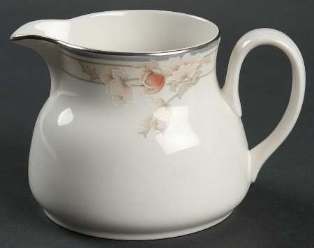Fascination Creamer