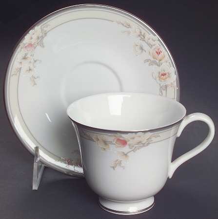 Fascination Footed Cup & Saucer Set