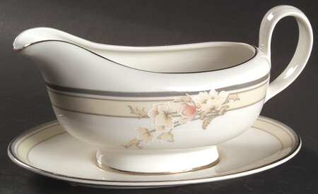 Fascination Gravy Boat & Underplate