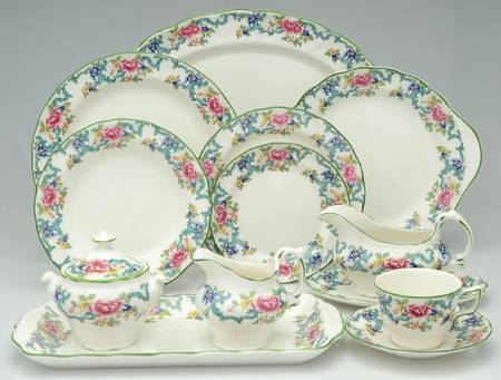 Floradora Green 56 Piece Estate Set