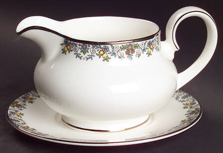 Flowerlace Gravy Boat & Underplate