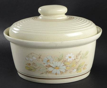 Florinda 2.25 Quart Oval Covered Casserole