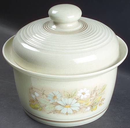 Florinda 2.25 Qt Round Covered Casserole