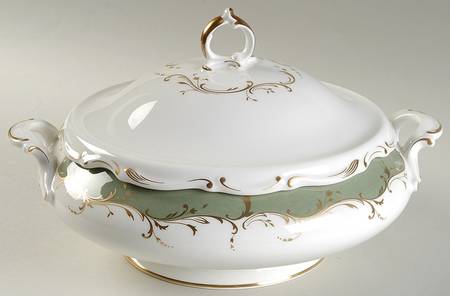 Fontainebleau Green Round Covered Vegetable