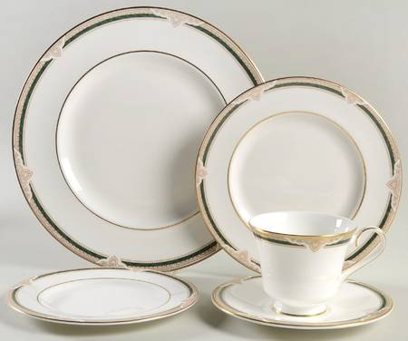 Forsyth 40 Piece Estate Set