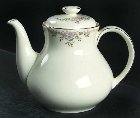 Giselle Teapot & Lid