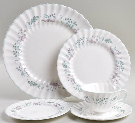 Glen Auldyn 5 Piece Place Setting