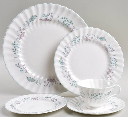 Glen Auldyn 40 Piece Estate Set