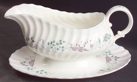 Glen Auldyn Gravy Boat with Attached Underplate by Royal Doulton