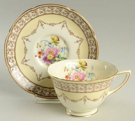 The Goodwood Footed Cup & Saucer Set