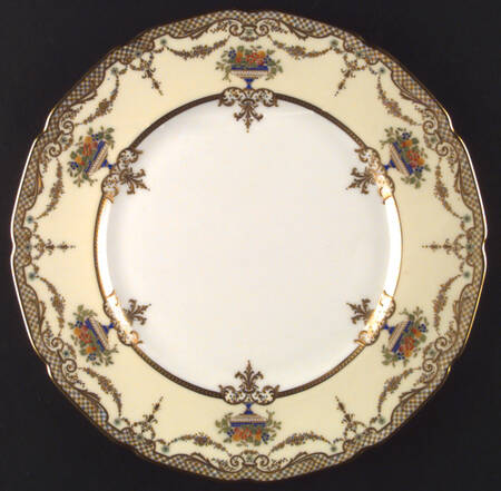 H1250(Scalloped) by Royal Doulton