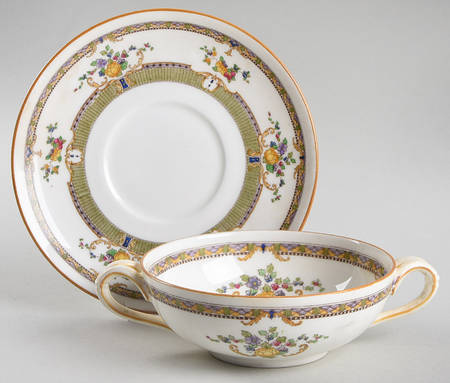 H2253 Footed Cream Soup Bowl & Saucer Set