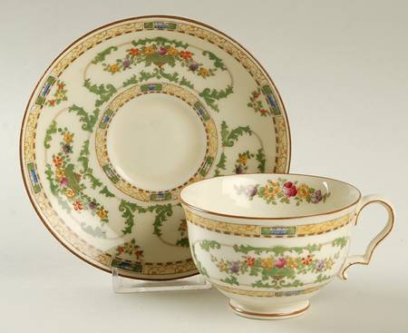 H2745 Footed Cup & Saucer Set