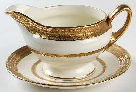 H2907 Gravy Boat & Underplate