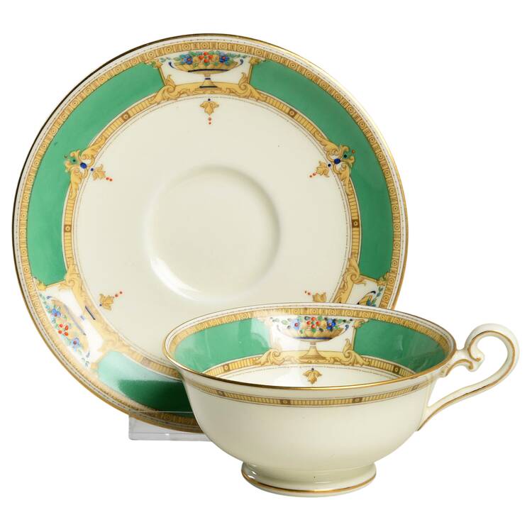 H3054 Footed Cup & Saucer Set