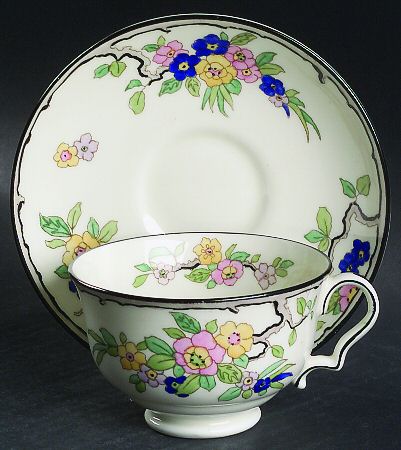 H3353 Footed Cup & Saucer Set