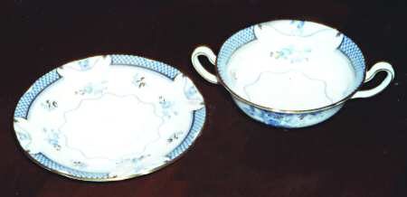 Lowestoft Blue (Gold Accent) Footed Cream Soup Bowl
