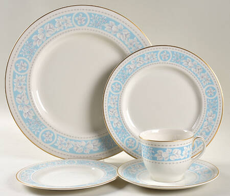 Hampton Court 5 Piece Place Setting by Royal Doulton
