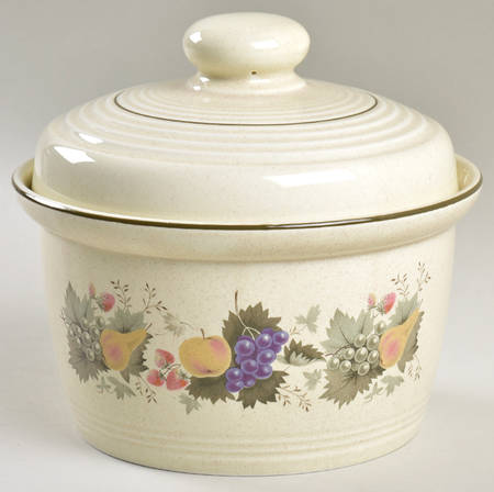 Harvest Garland (Rim) 1.5 Qt Round Covered Casserole
