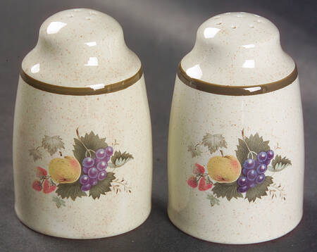 Harvest Garland (Rim) Salt & Pepper Set