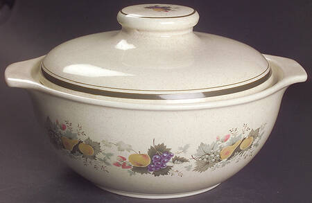 Harvest Garland (Rim) 1.5 Qt Round Covered Casserole