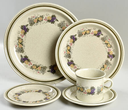 Harvest Garland (Rim) 40 Piece Estate Set