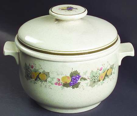 Harvest Garland (Rim) 1.25 Qt Round Covered Casserole