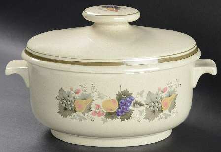 Harvest Garland (Rim) 2 Quart Oval Covered Casserole