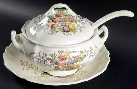 Hampshire Tureen & Lid w/Ladle & Underplate