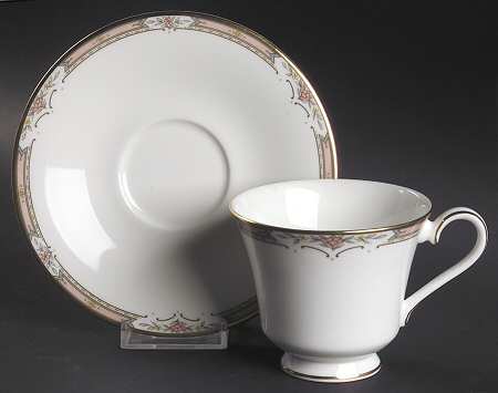 Hardwick Footed Cup & Saucer Set