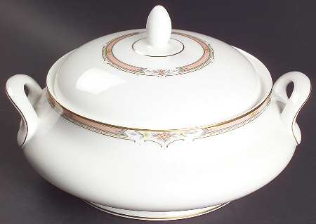 Hardwick Round Covered Vegetable