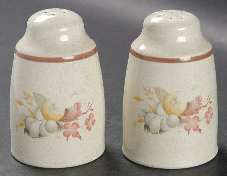 Harvest Time Salt & Pepper Set