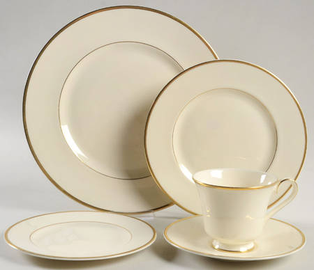 Heather (Gold Trim, Albion Shape) 5 Piece Place Setting