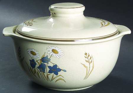 Hill Top 2 Qt Round Covered Casserole