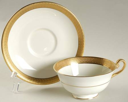 Holyrood Footed Cup & Saucer Set