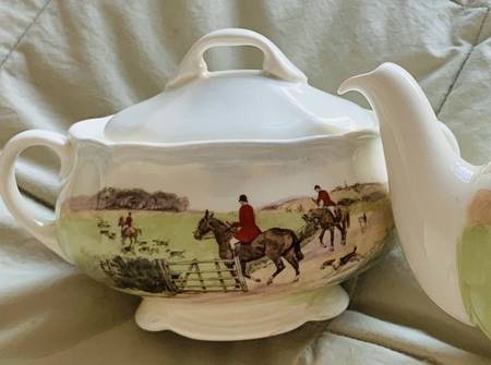 Hunting (Simpson's) Sugar Bowl & Lid