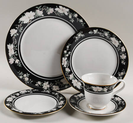 Intrigue 5 Piece Place Setting
