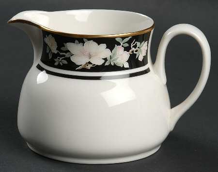 Intrigue Creamer