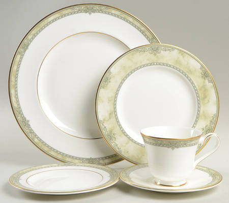 Isabella (Original Shape) 5 Piece Place Setting
