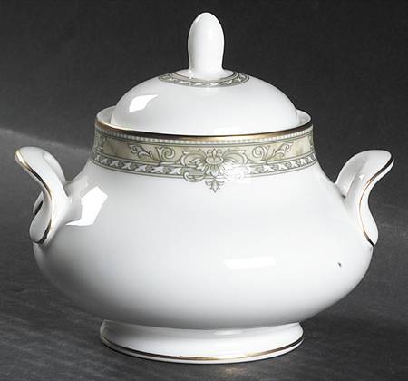 Isabella (Original Shape) Sugar Bowl & Lid