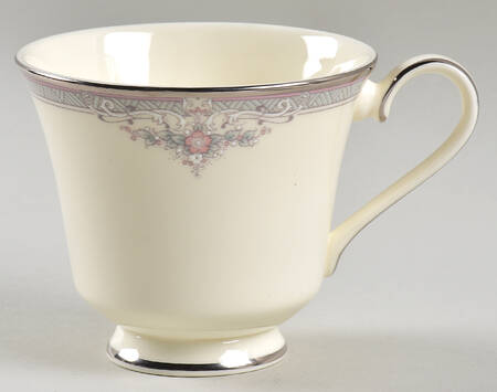 Jillian Footed Cup