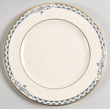 Josephine (Smooth, Gold Trim) Luncheon Plate