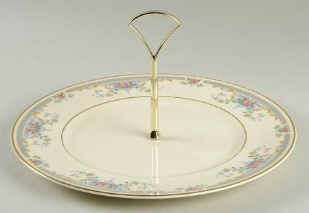 Juliet Round Serving Plate with Handle (DP)