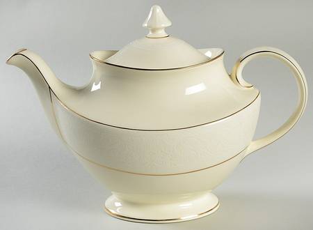 Julianne Teapot & Lid