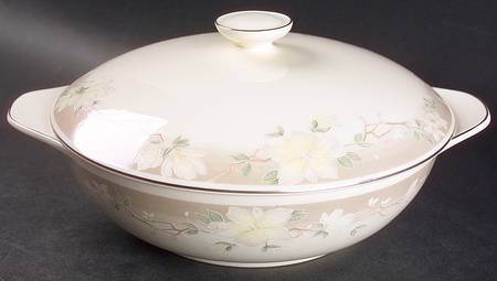 Kathleen Round Covered Vegetable