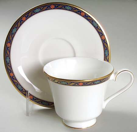Kendal Footed Cup & Saucer Set