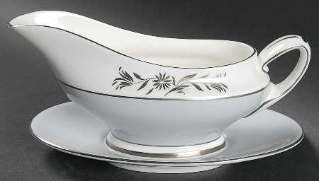 Kingsmere Gravy Boat with Attached Underplate